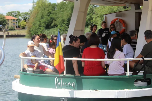 Tur ghidat pe Pelican