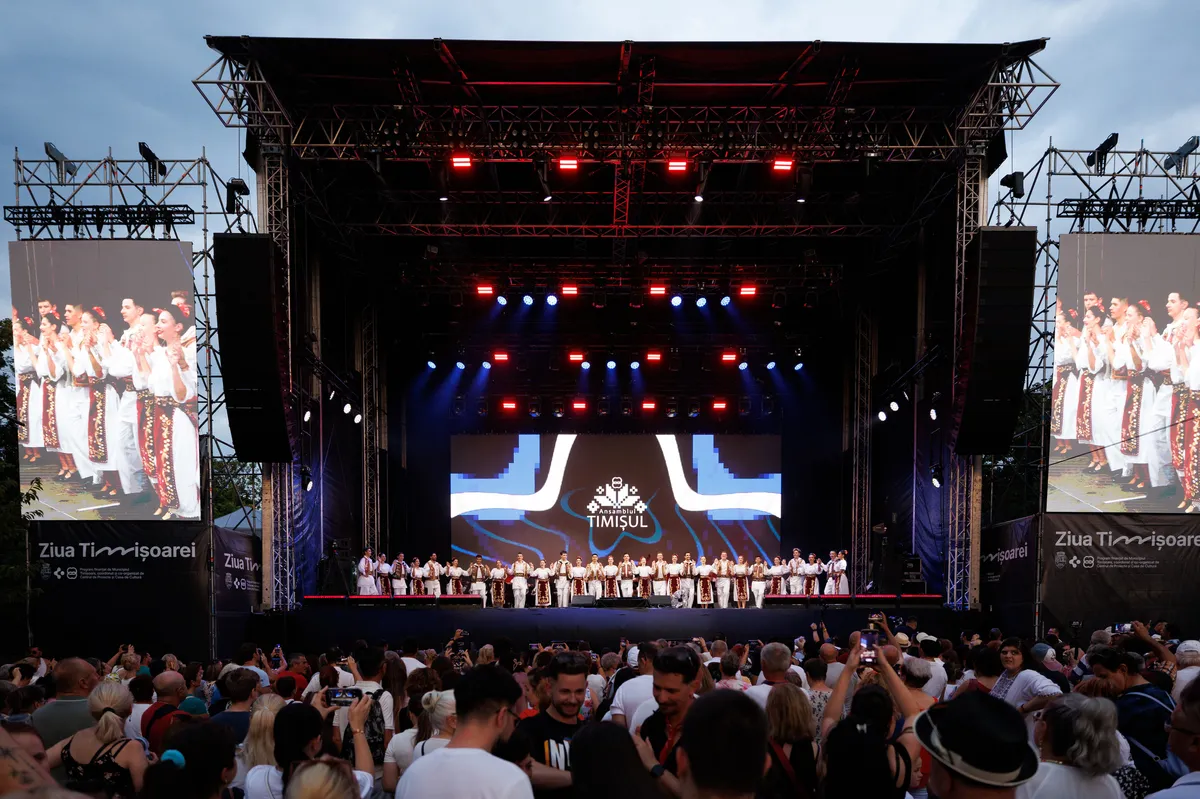 Spectacol folcloric „Ansamblul Timișul și invitații”, duminică, 2 august 2026, Bulevardul I.C. Brătianu, credit foto: Andra Usvat